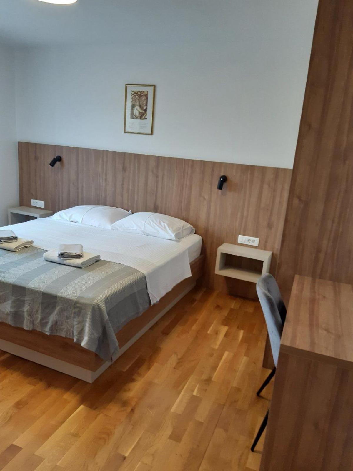 Apartments Mare Малинска Екстериор снимка