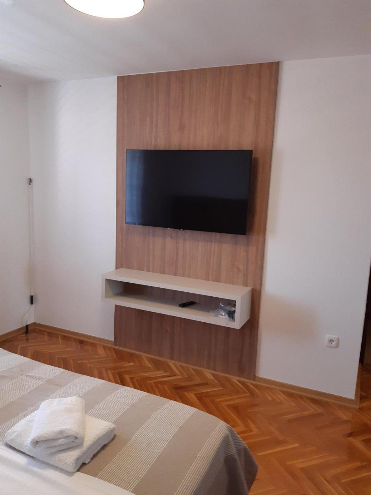 Apartments Mare Малинска Екстериор снимка
