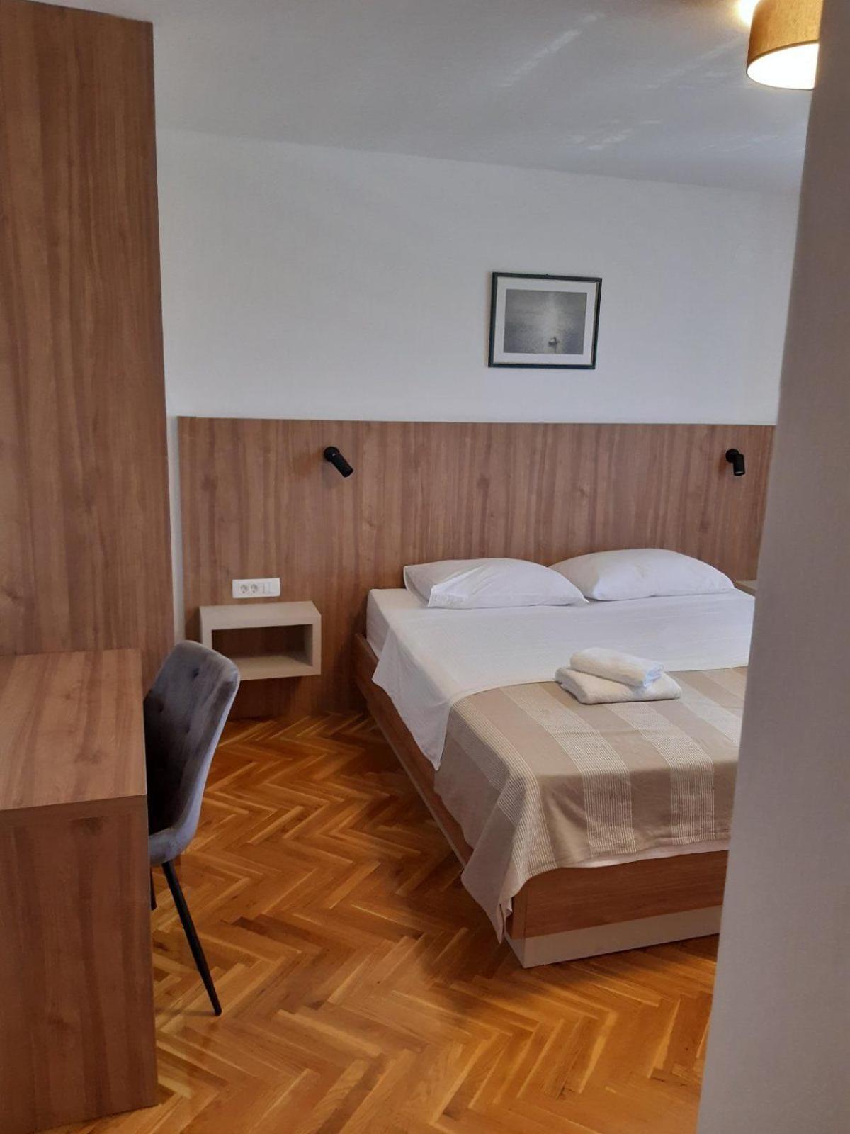 Apartments Mare Малинска Екстериор снимка