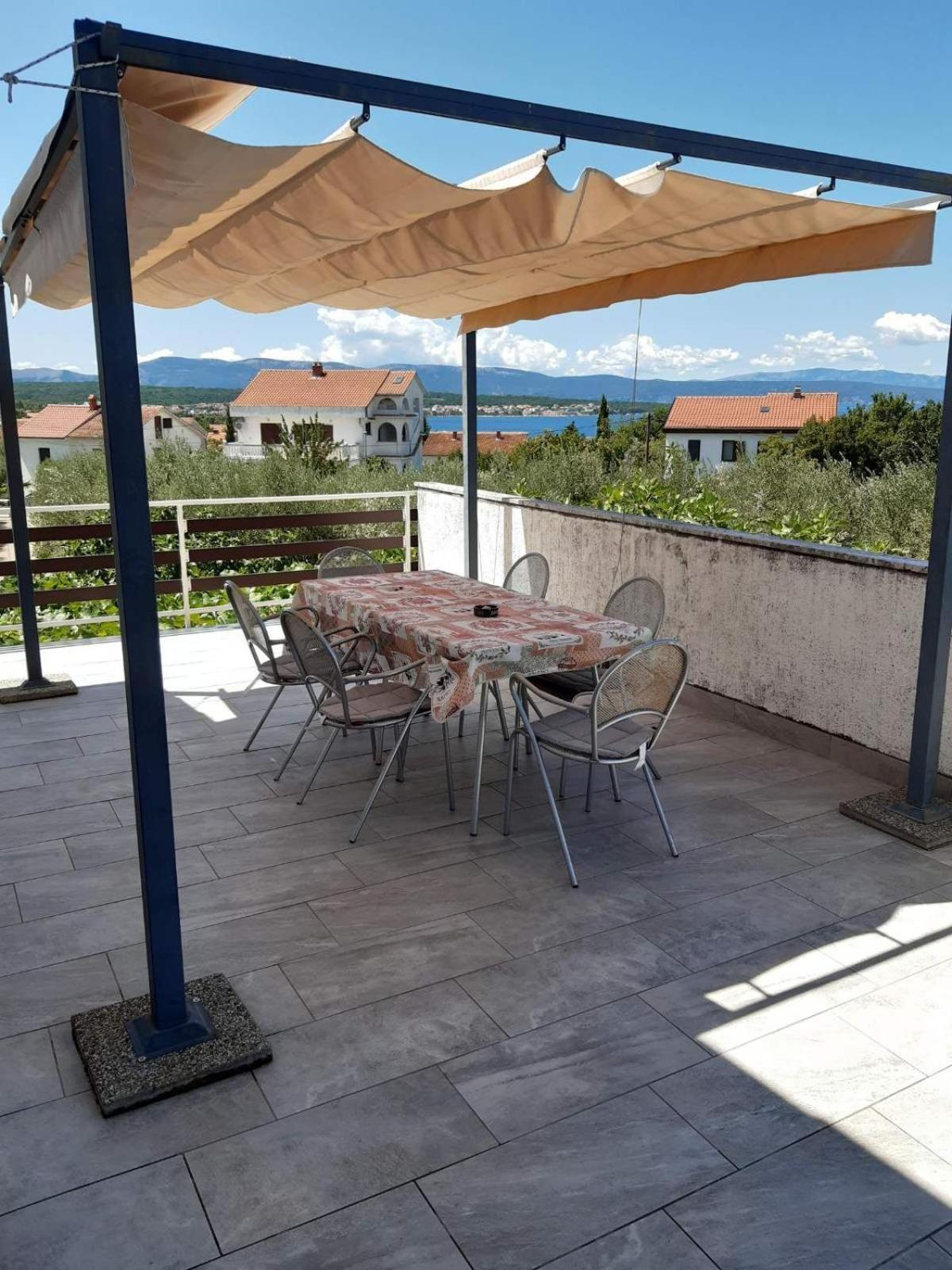Apartments Mare Малинска Екстериор снимка
