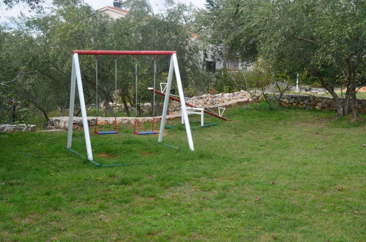 Apartments Mare Малинска Екстериор снимка