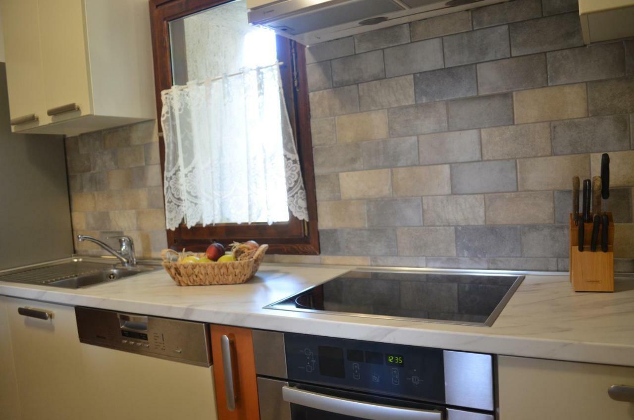 Apartments Mare Малинска Екстериор снимка