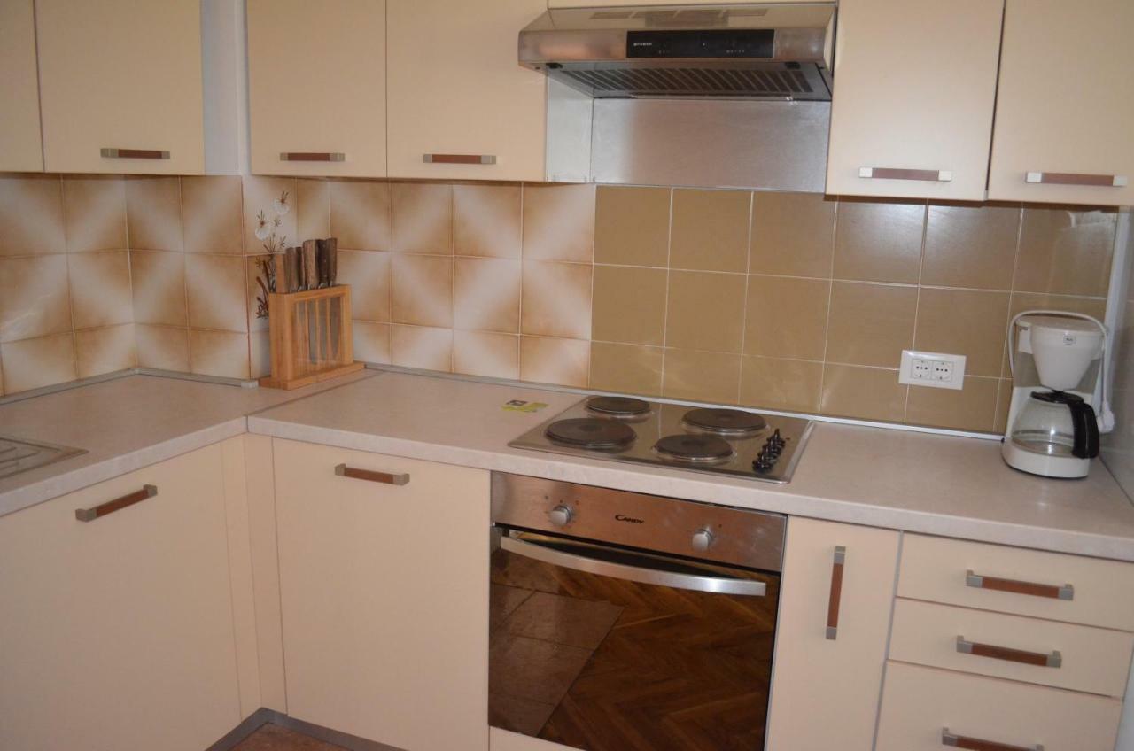 Apartments Mare Малинска Екстериор снимка